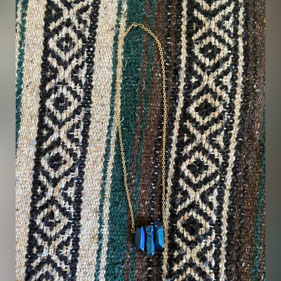 ❌SOLD❌ Blue crystal necklace on gold chain - Picture 2 of 4